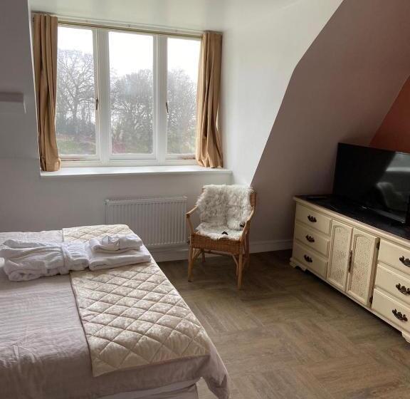 فندق Croydon Hall