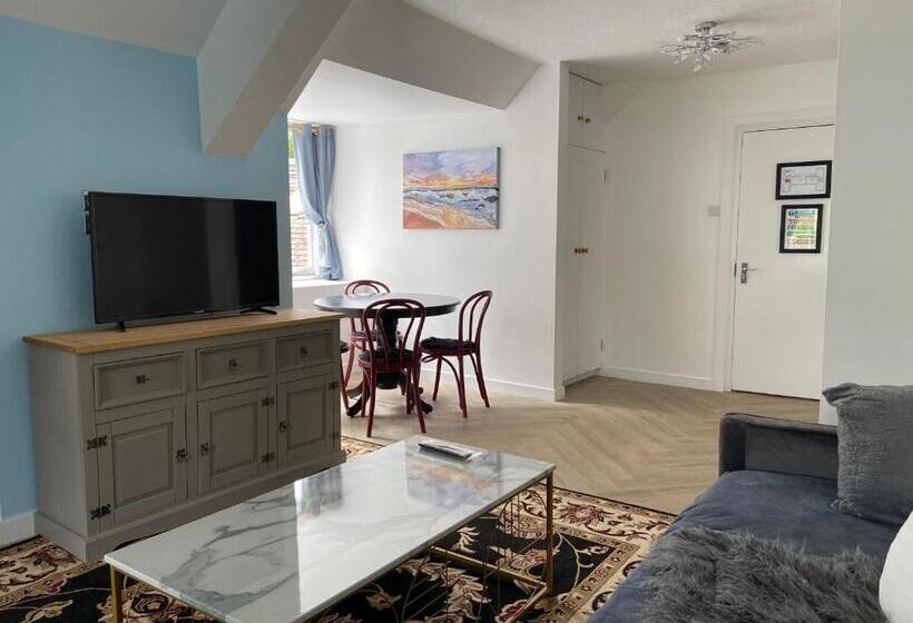 فندق Croydon Hall