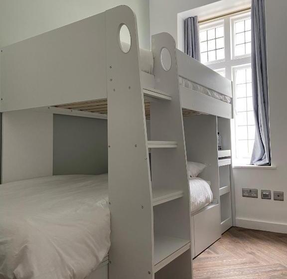 فندق Croydon Hall