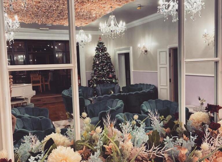 فندق Croydon Hall