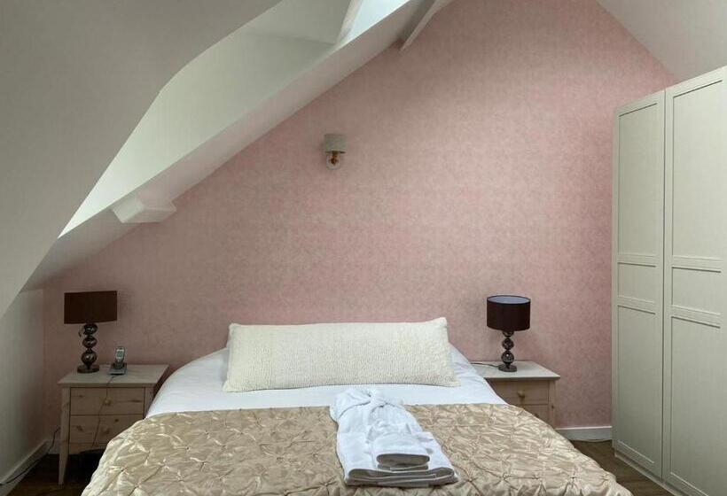 فندق Croydon Hall