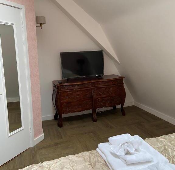 فندق Croydon Hall