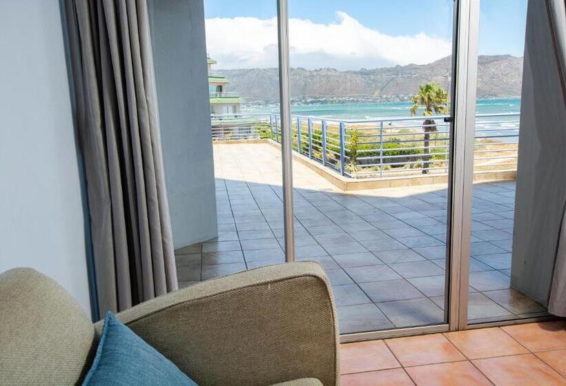 فندق False Bay Inn