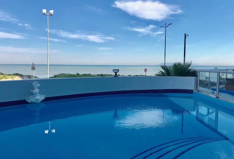 فندق False Bay Inn