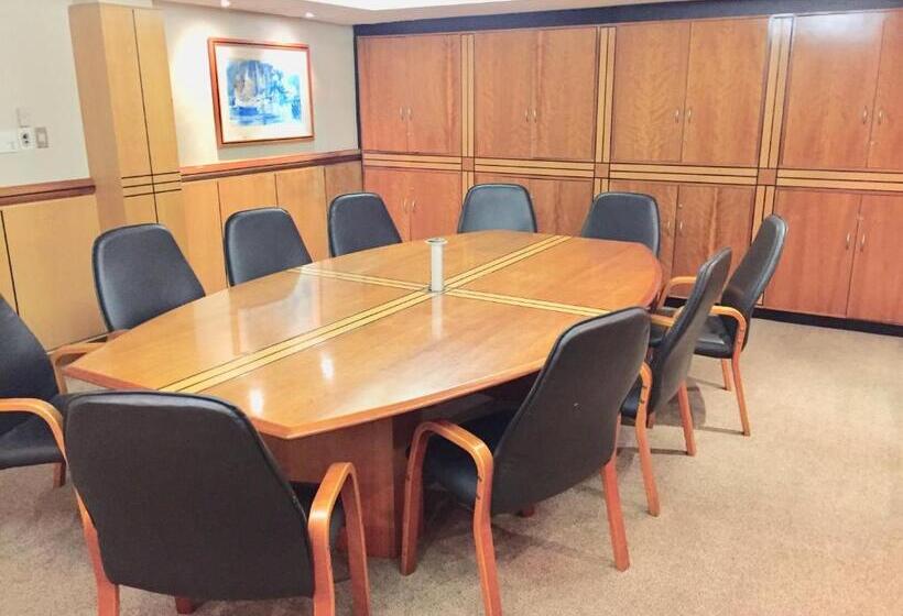 فندق False Bay Inn