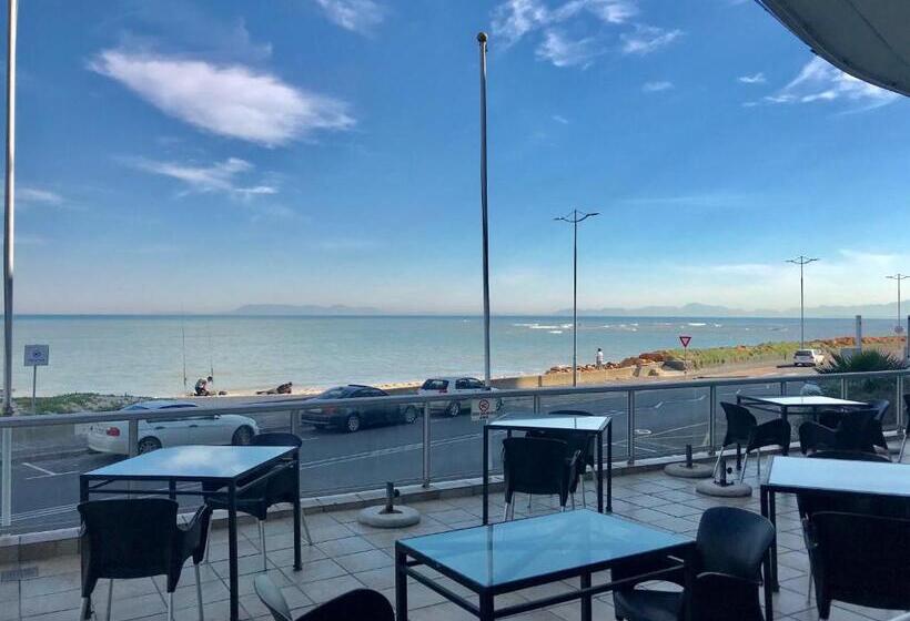 فندق False Bay Inn