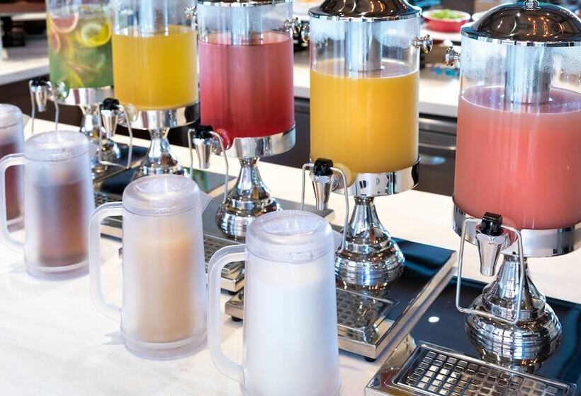 Отель Hewitt Resort Naha