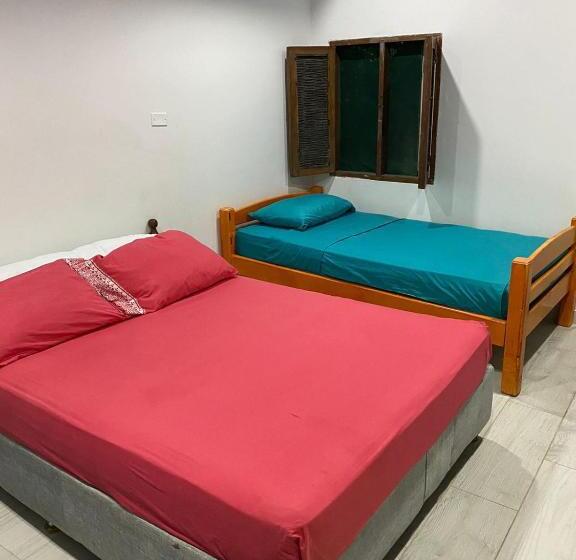 فندق Isla Los Erizos Ecohouse