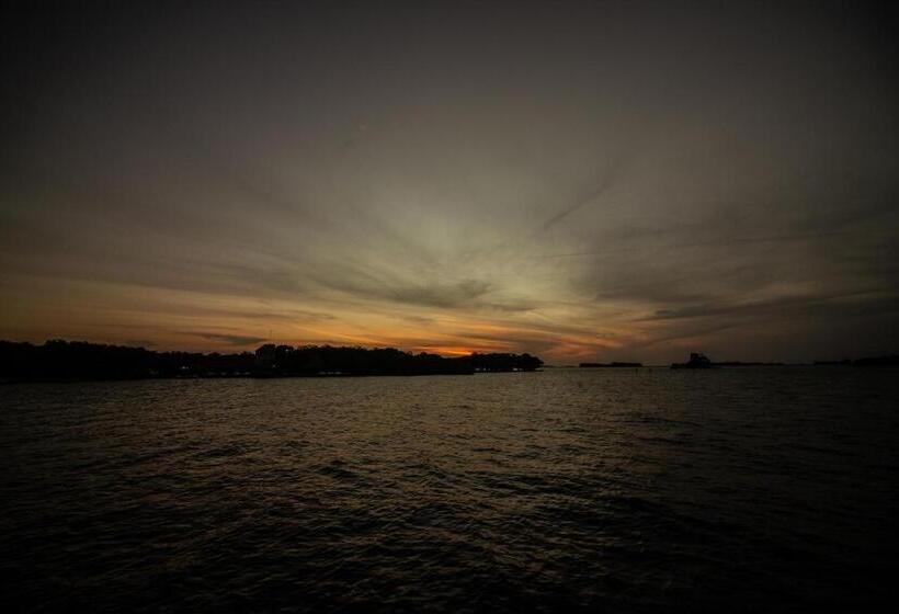 فندق Isla Los Erizos Ecohouse