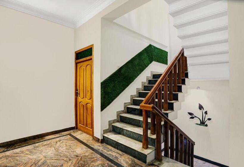 Itsy Hotels Anurag Inn