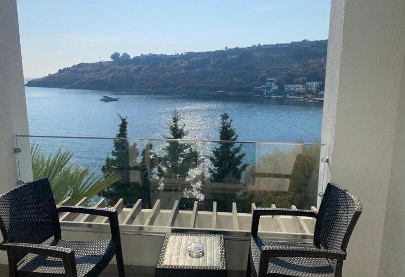 Отель La Quinta By Wyndham Bodrum