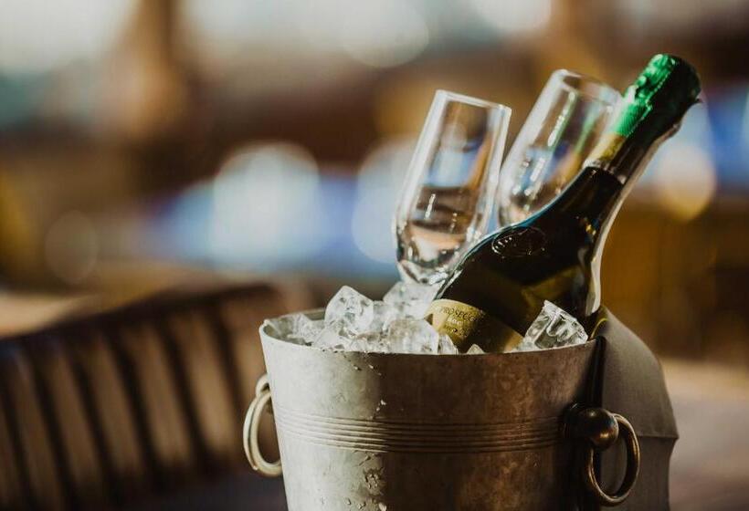 Отель Les Grangettes