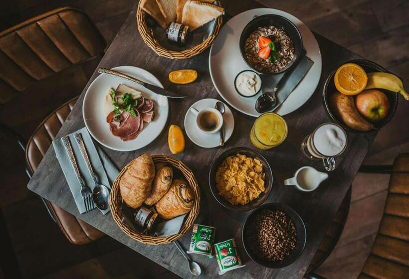 Отель Les Grangettes