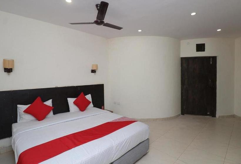 ホテル Oyo 29234 Rajwada Lawn