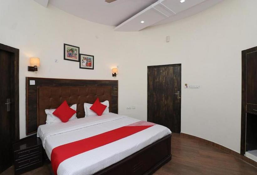 ホテル Oyo 29234 Rajwada Lawn