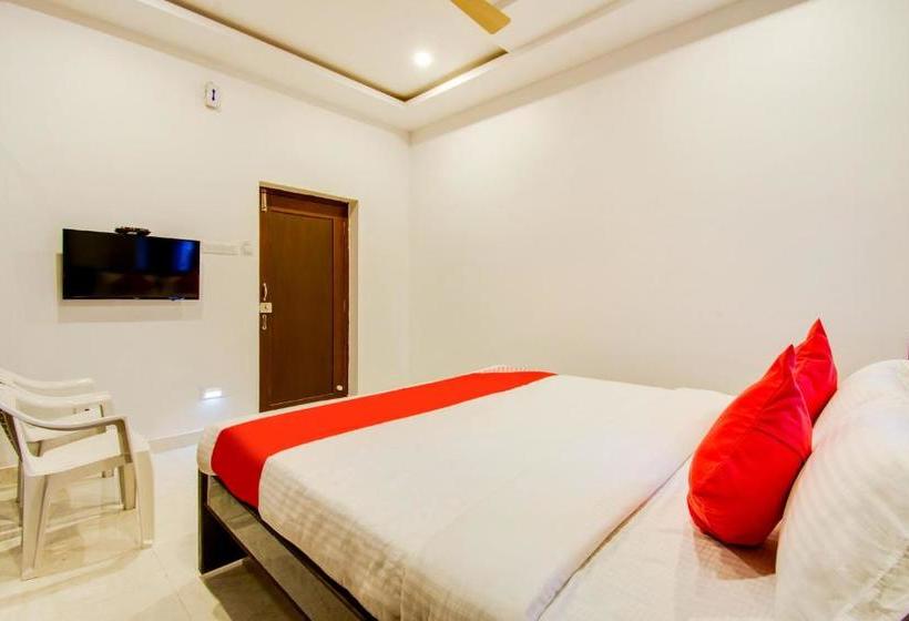 בית מלון כפרי Capital O 37958 Rvn Guest Inn