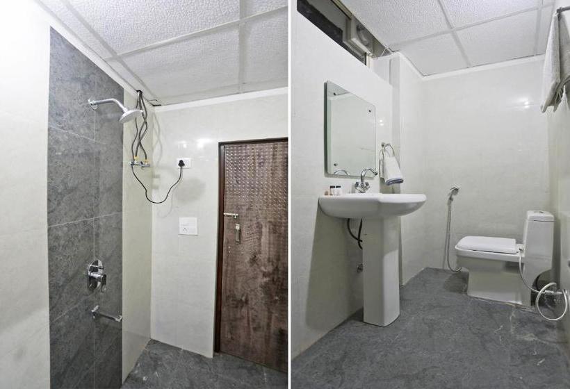 ホテル Oyo 40002 The Rejoice