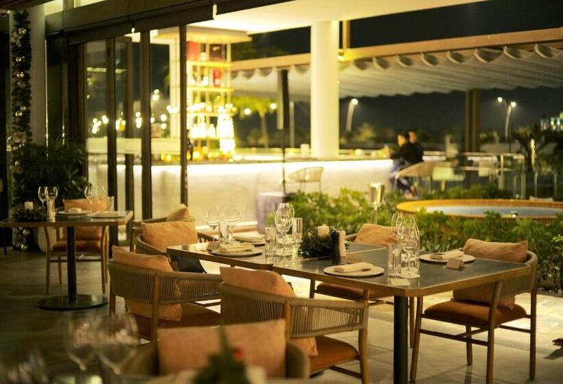 هتل Oakwood Ha Long