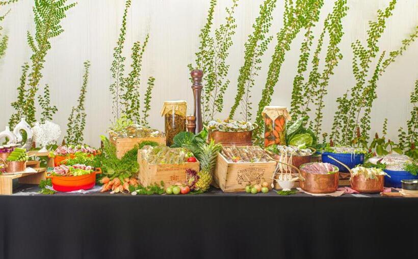 هتل Oakwood Ha Long