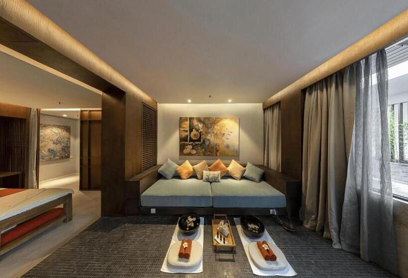 هتل Oakwood Ha Long