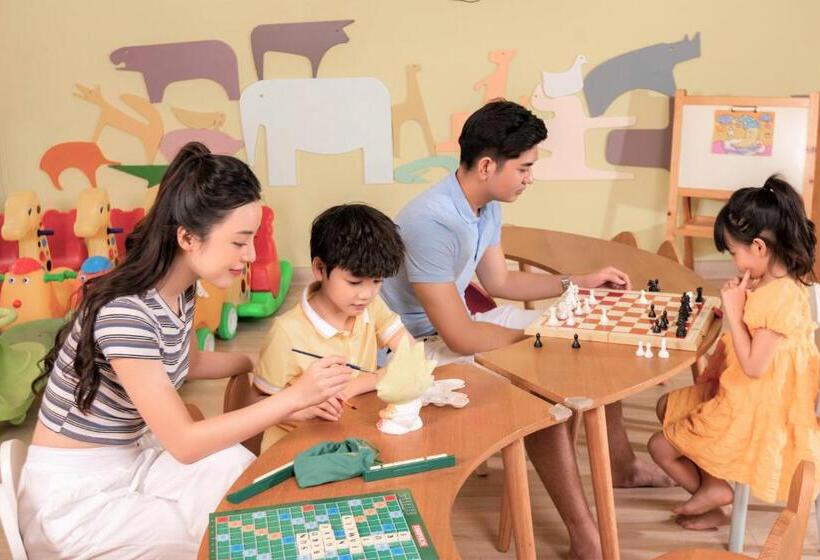 هتل Oakwood Ha Long