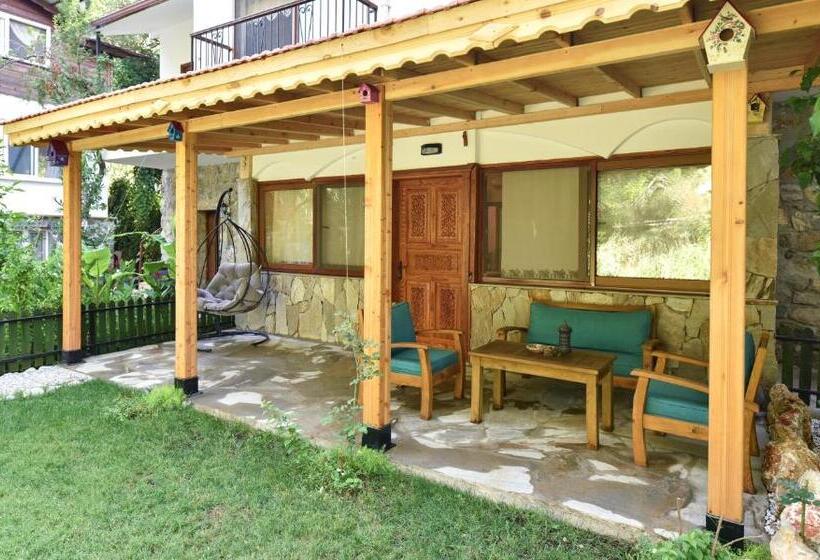 בית מלון כפרי Pyramid Boutique