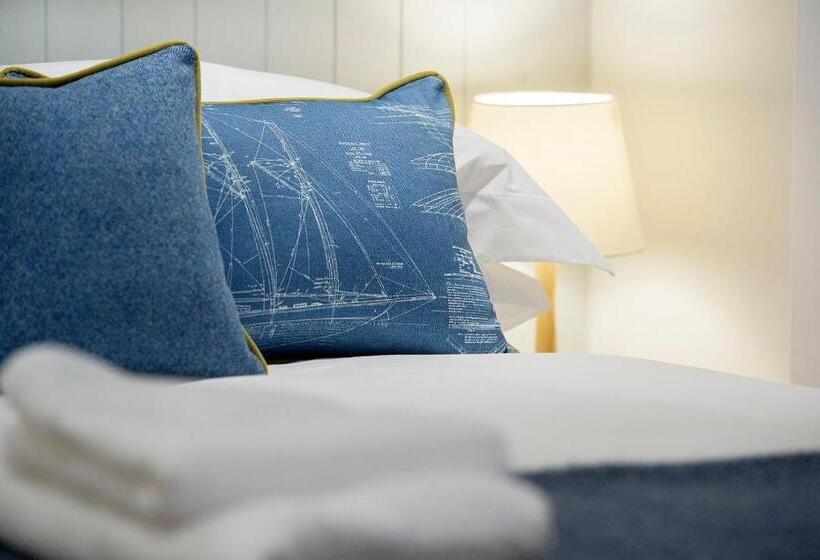 בית מלון כפרי The Salt Lodge