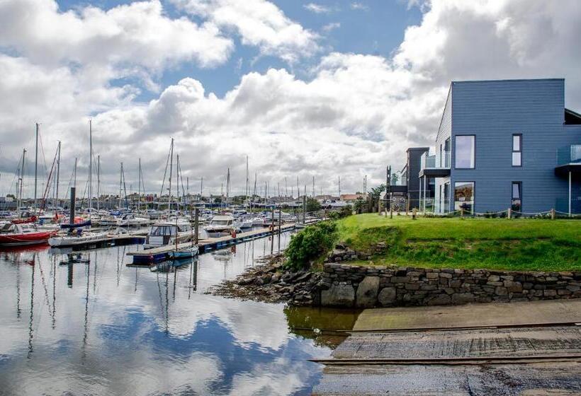 בית מלון כפרי The Salt Lodge