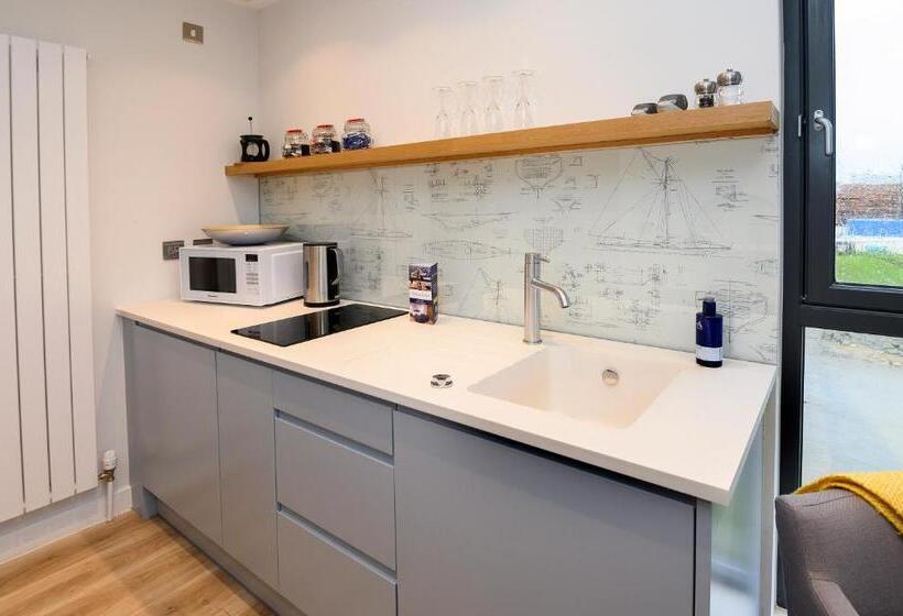 酒店 The Salt Lodge