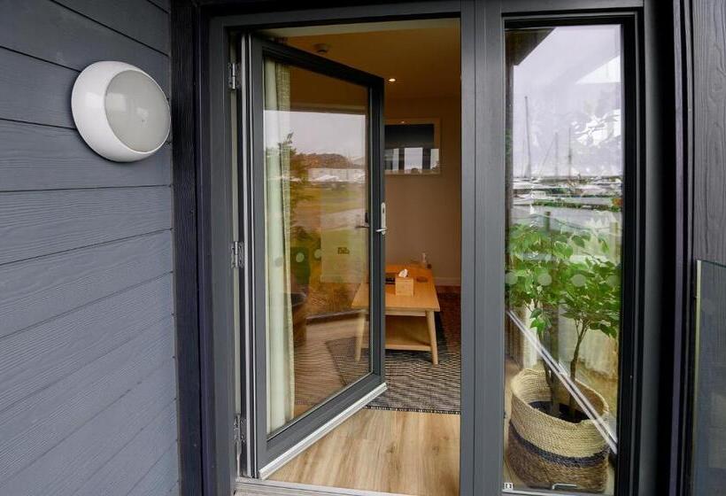 酒店 The Salt Lodge