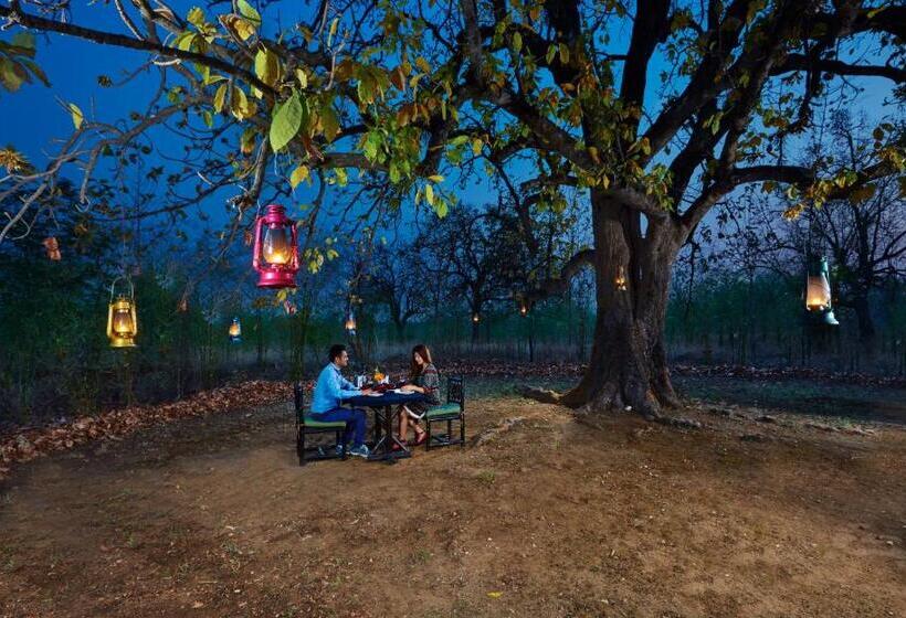 Отель Welcomheritage Jungle Home Pench