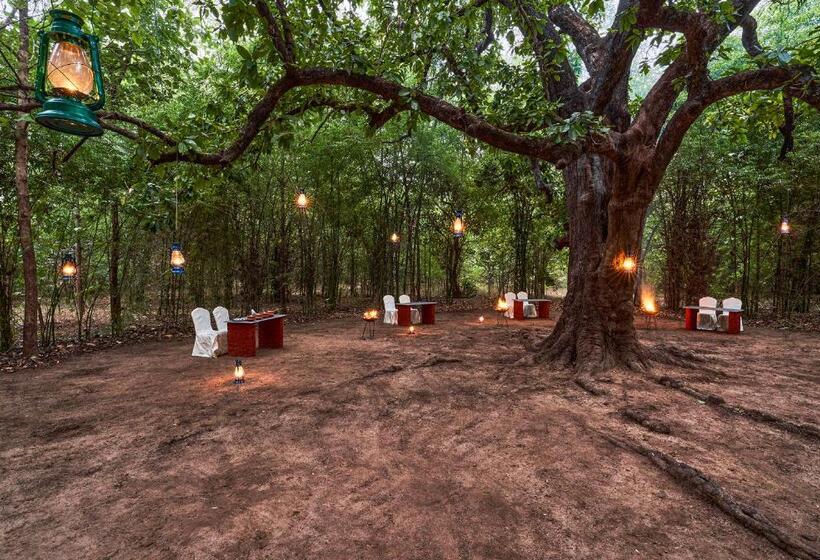 Отель Welcomheritage Jungle Home Pench