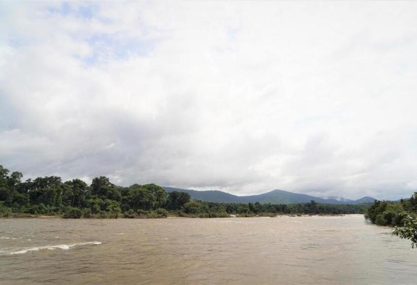 호텔 Whispering Waters