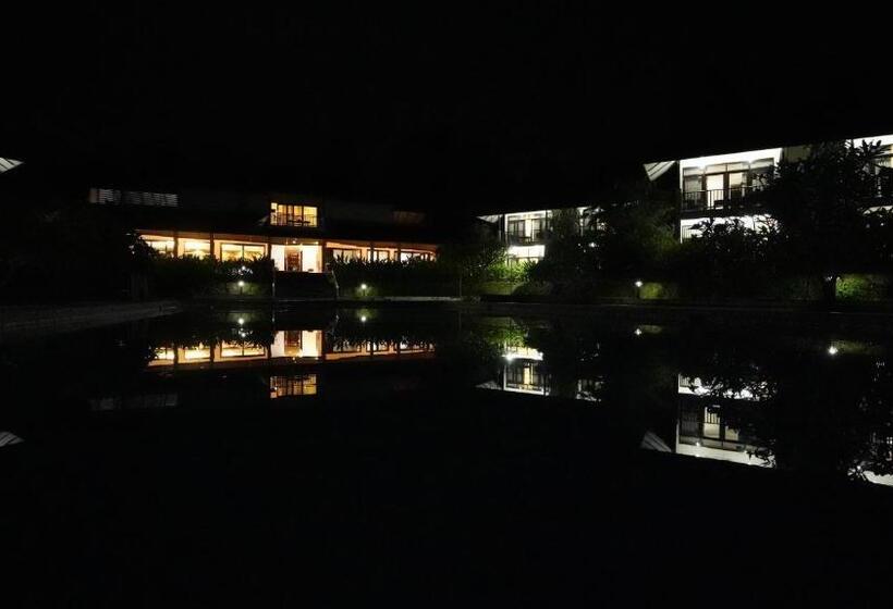 호텔 Whispering Waters