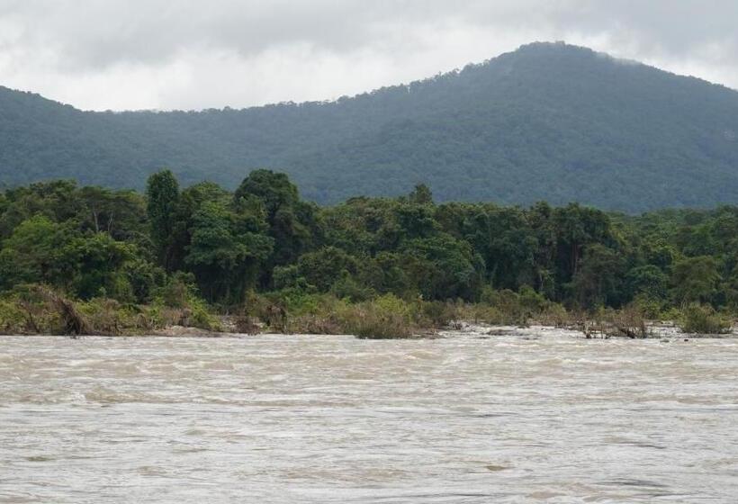 호텔 Whispering Waters