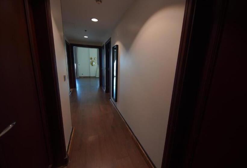 Marina Two Apartment 201 With Direct Sea View