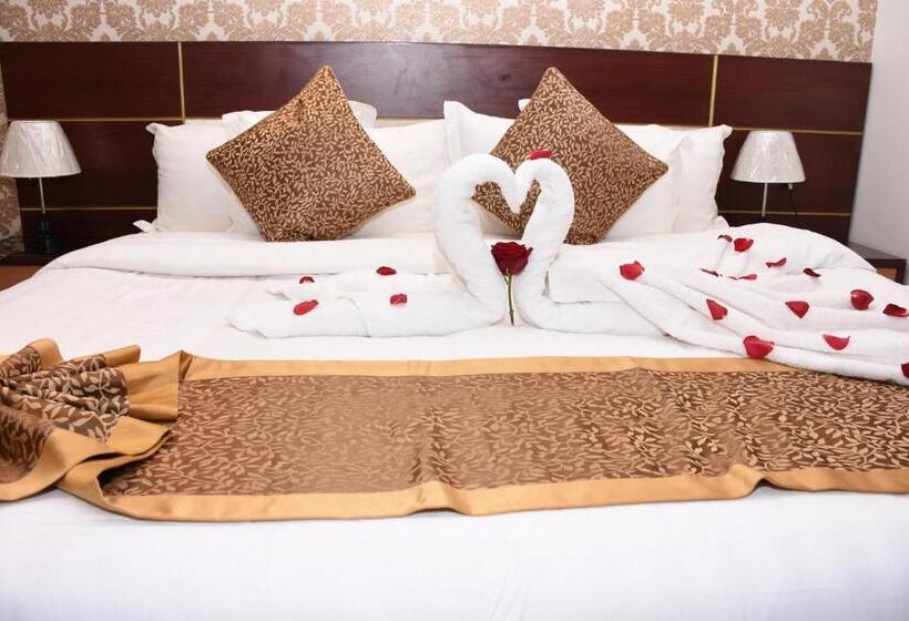 Pearl Palace Hotel Suits