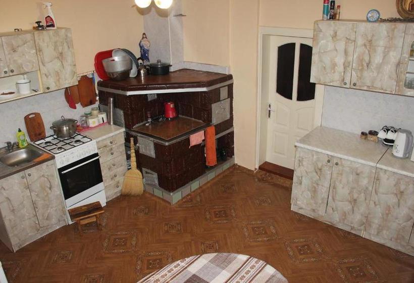 Пансион у михайла під лісом