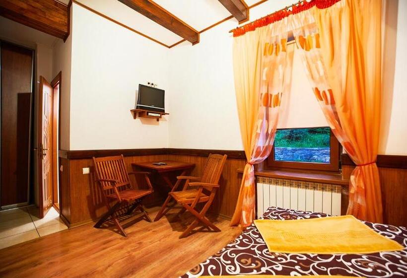 پانسیون 12 місяців травень