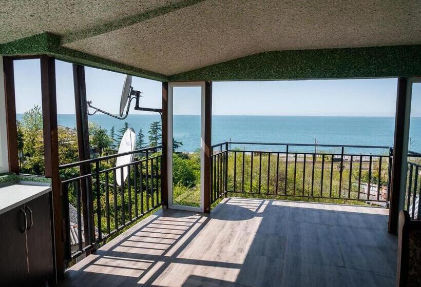 پانسیون Irakli Guest House