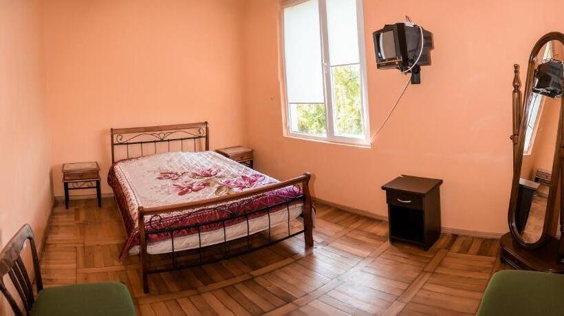 پانسیون Irakli Guest House