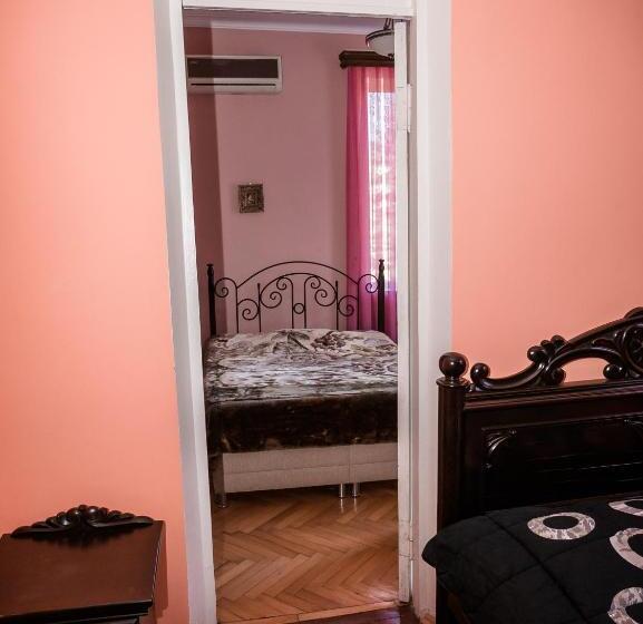 پانسیون Irakli Guest House