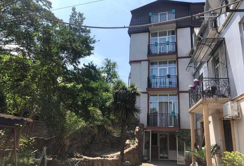 پانسیون Irakli Guest House