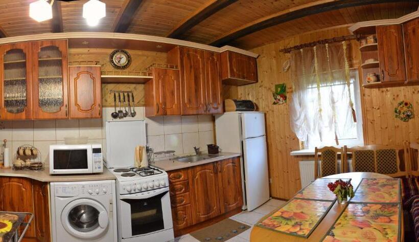 پانسیون Karpatskyi Gomin