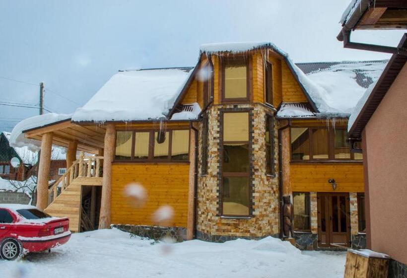 ペンション Synevyrskyj Chardash