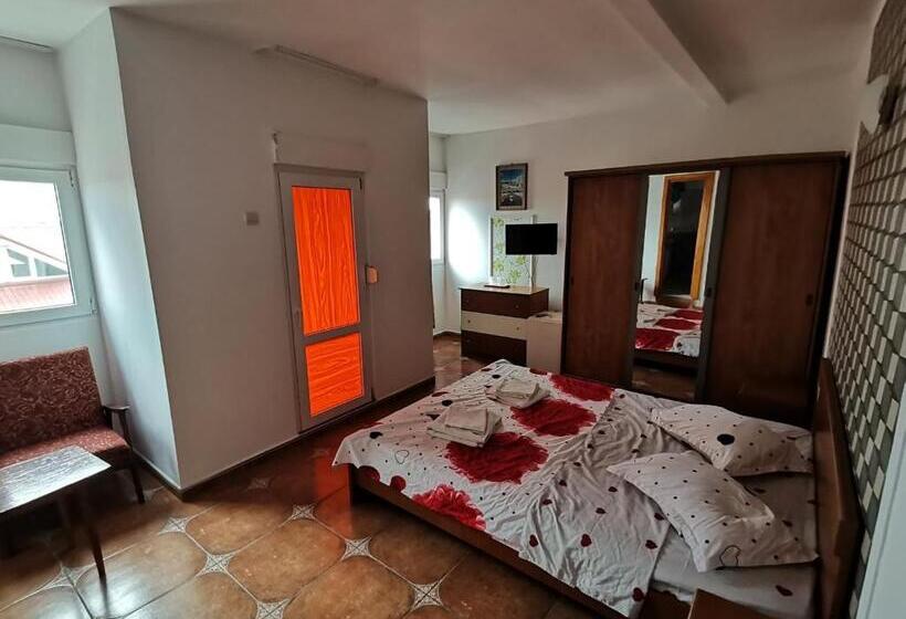 بنسيون Vila Cristal Costinesti