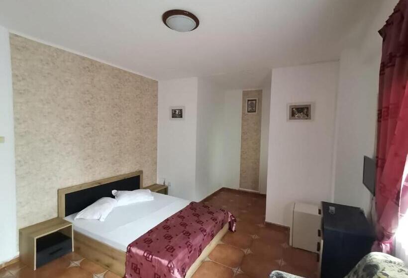 بنسيون Vila Cristal Costinesti