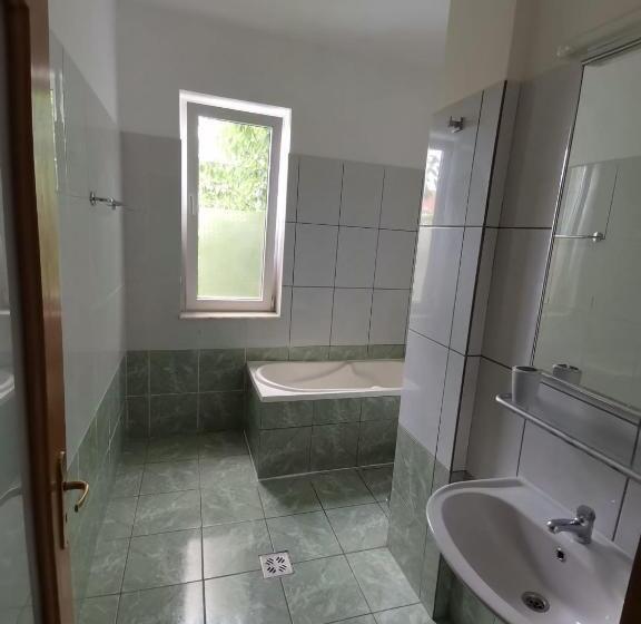 بنسيون Vila Cristal Costinesti