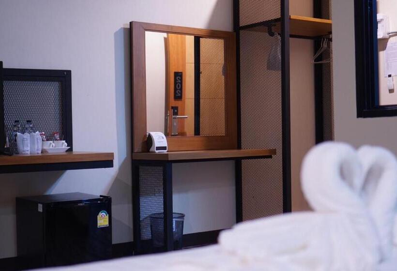 S.s.hotel Nangrong
