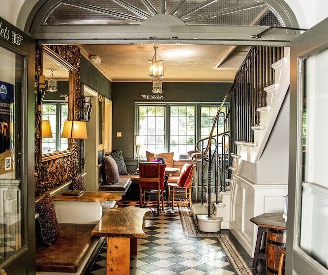 ユースホステル The Old Mill